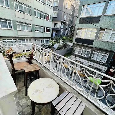 Apartment And Comfy 3b In Besiktas *