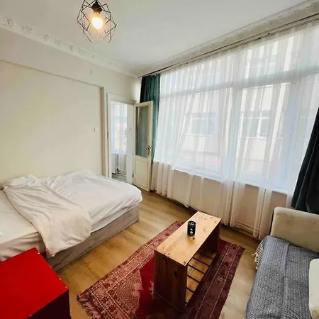And Comfy 3b In Besiktas Apartment