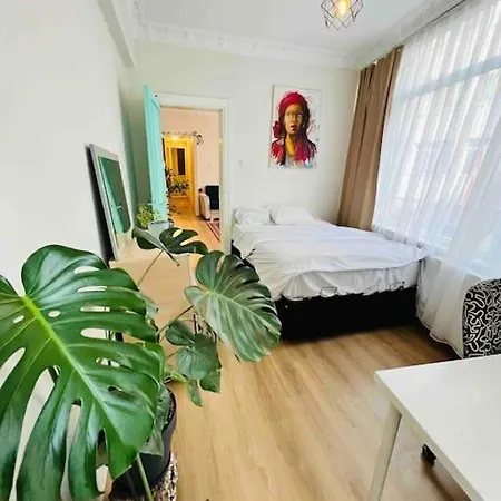 And Comfy 3b In Besiktas Istanbul