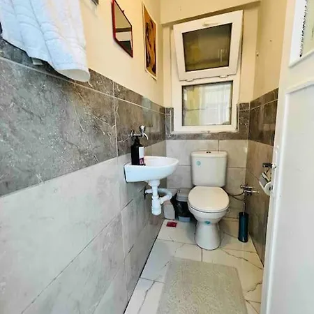 And Comfy 3b In Besiktas Appartement